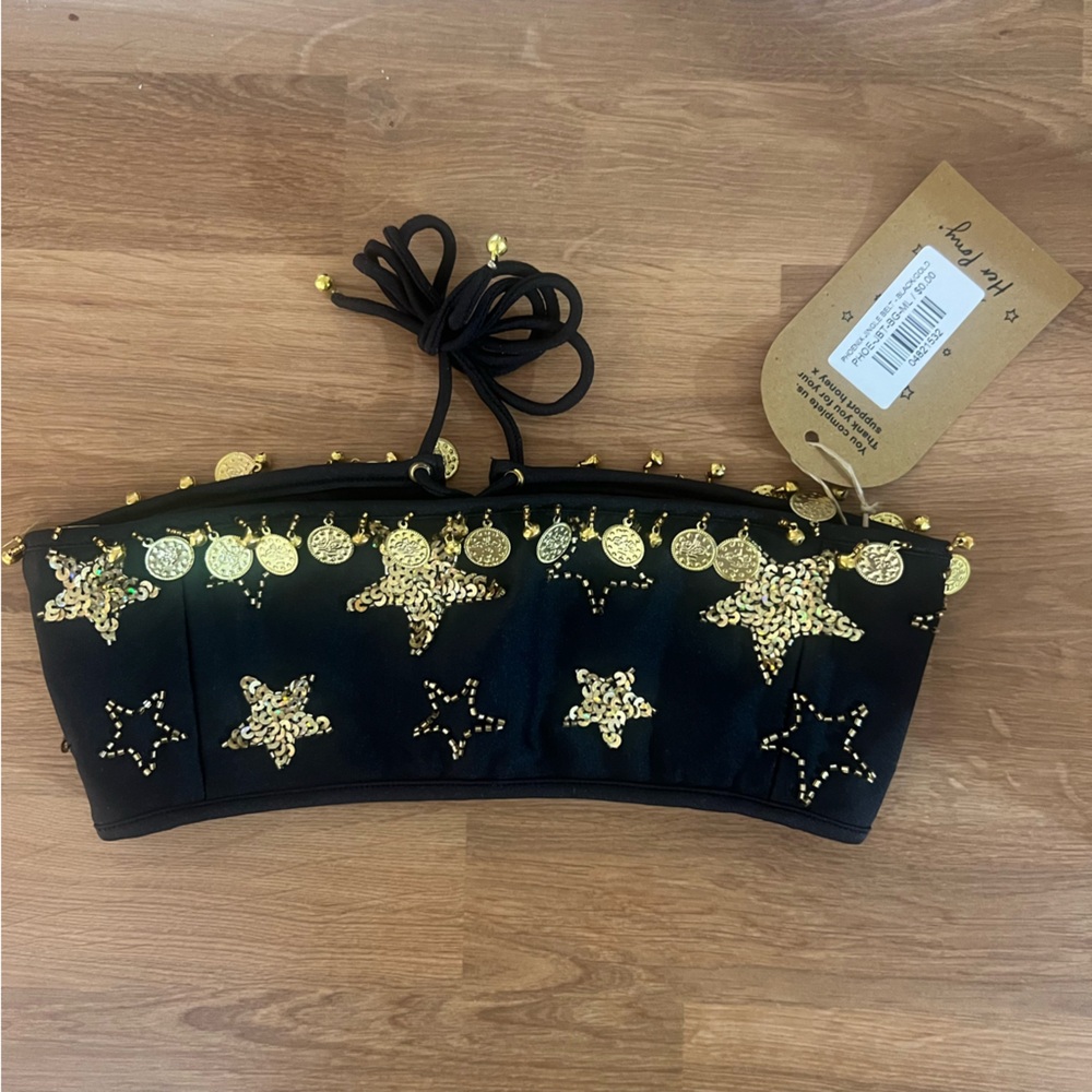 Black Star-Embellished Crop Top - Picture 5 of 6